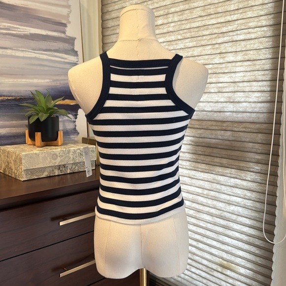 NWT Woman's Navy and White Cropped Racer Back Tank Top. Size Small - Picture 2 of 7